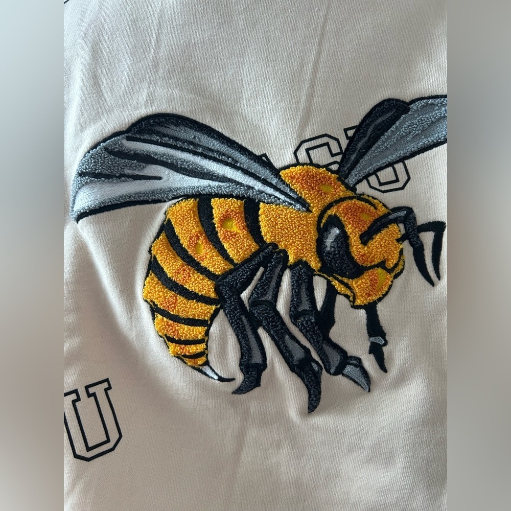 NWOT ALABAMA STATE CREW NECK, CHENILLE GRAPHIC, SWEATSHIRT.
ABSOLUTELY NEW. - Picture 2 of 9